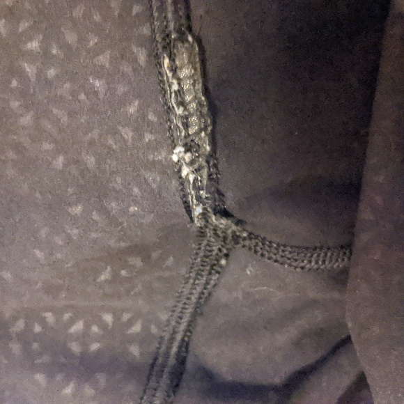 Lululemon black yoga pants - Picture 6 of 10